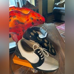 SIZE 6 LADIES GOLF!!!   Footjoy Golf Shoes